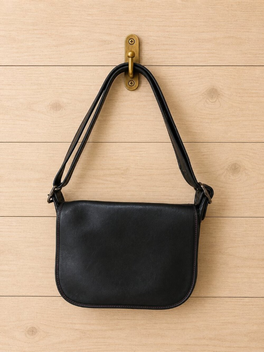 Limited Edition Vintage Coach Black Leather Shoulder Bag - Picture 3 of 7
